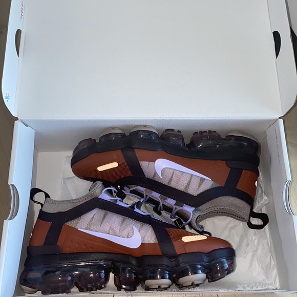 Nike Shoes - Nike W Vapormax Utility Worn twice mint condition